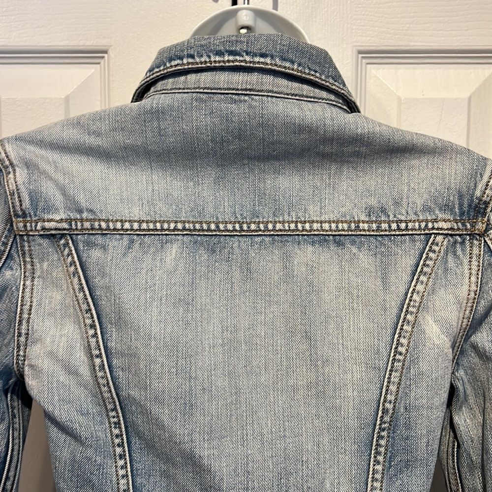Talula Light Wash Jean Jacket Size X-Small - Picture 7 of 12